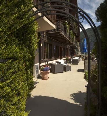 Chalet-H&ocirc;tel Aux Mille Etoiles - Exterior