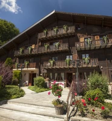 Chalet-H&ocirc;tel Aux Mille Etoiles - Exterior